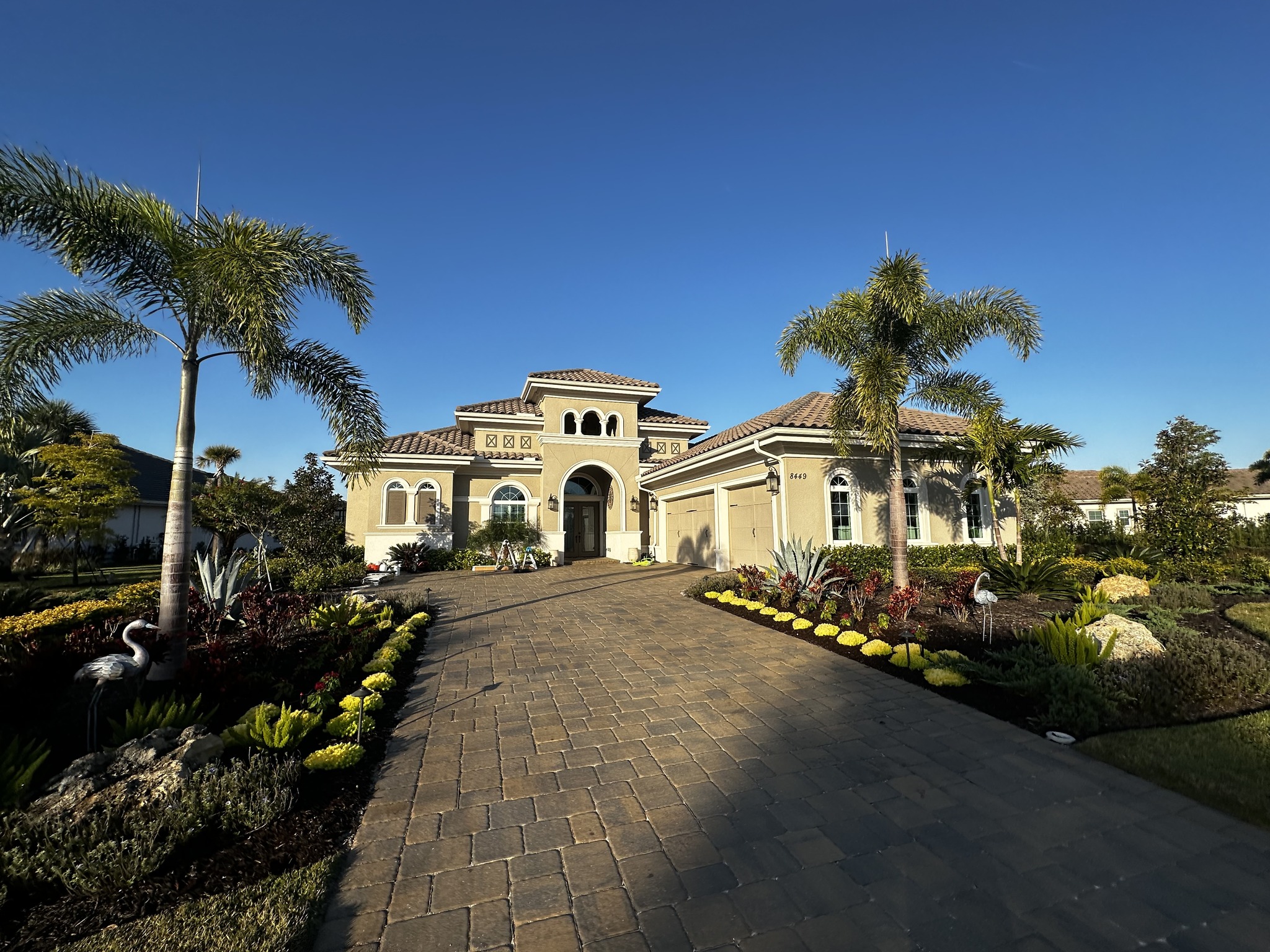 Driveway & Sidewalk Cleaning